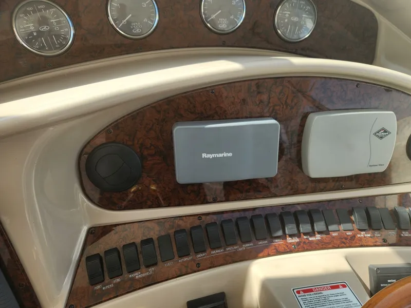 Slide: The Image of Sea Ray 390 Motor Yacht 2004 - 25