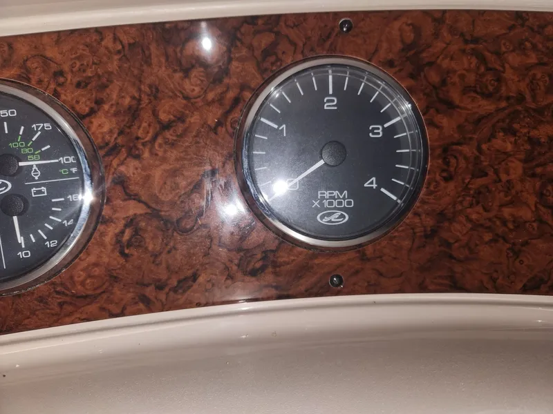 Slide: The Image of Sea Ray 390 Motor Yacht 2004 - 29