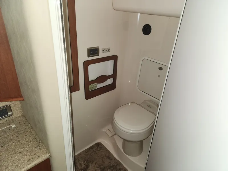 Slide: The Image of Sea Ray 390 Motor Yacht 2004 - 32