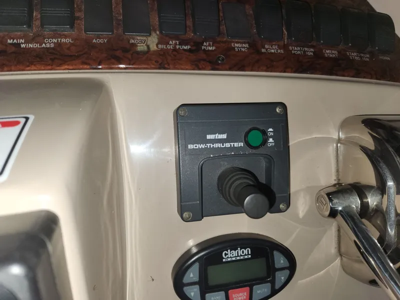 Slide: The Image of Sea Ray 390 Motor Yacht 2004 - 34