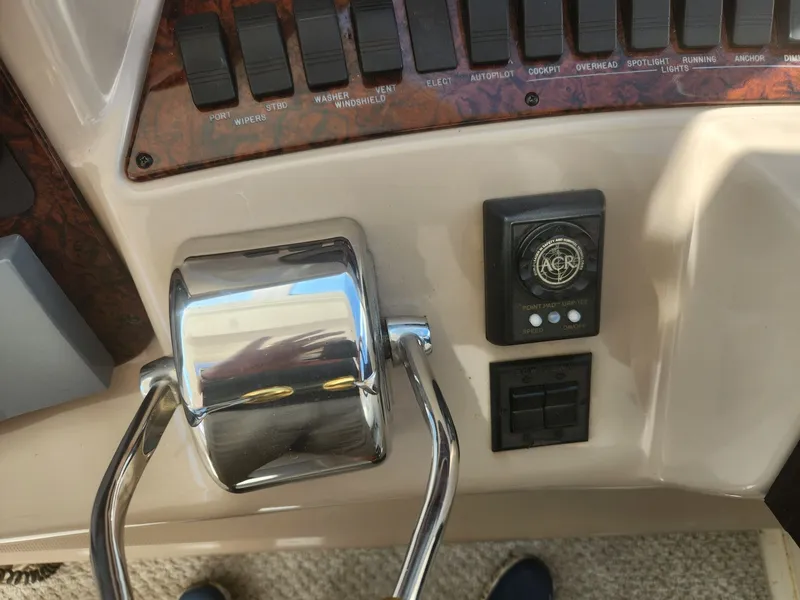 Slide: The Image of Sea Ray 390 Motor Yacht 2004 - 36