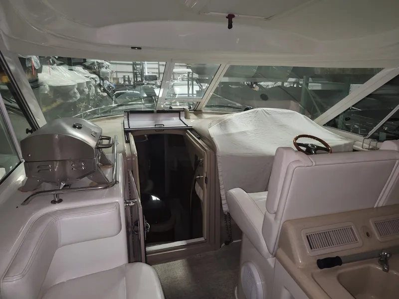 Slide: The Image of Sea Ray 390 Motor Yacht 2004 - 42