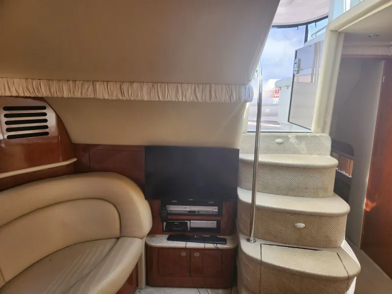 Slide: The Image of Sea Ray 390 Motor Yacht 2004 - 50