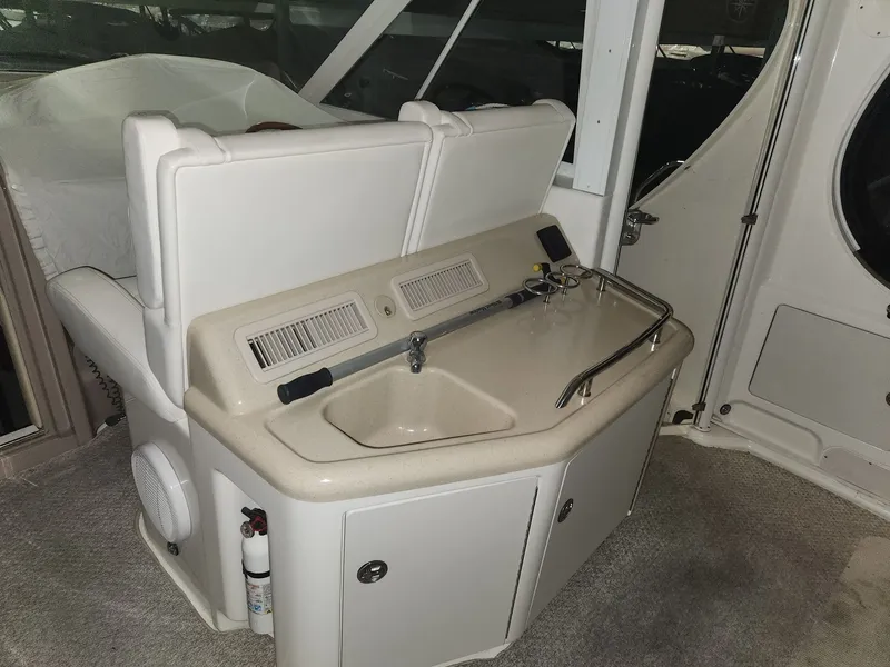 Slide: The Image of Sea Ray 390 Motor Yacht 2004 - 9