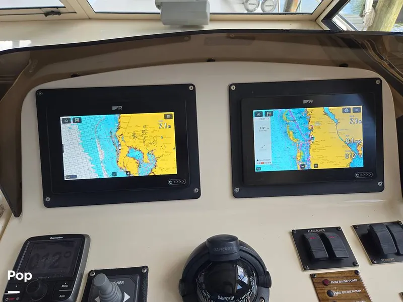 Slide: The Image of Mainship 34 Rum Runner 2006 - 16366945