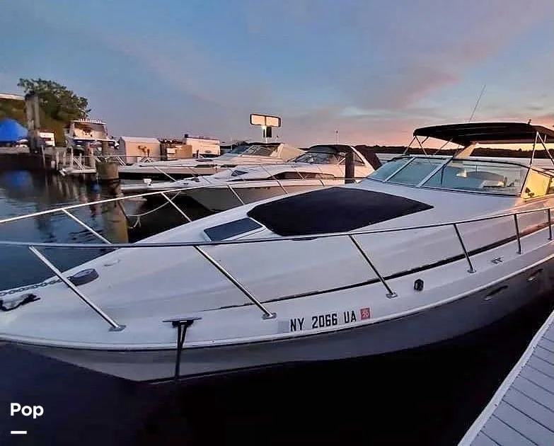 The Image of Carver Yachts Trojan Express 1999 - undefined