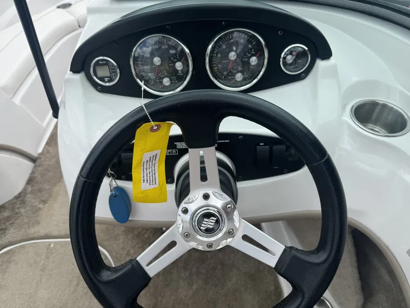 Slide: The Image of Four Winns 190 HORIZON 2011 - 10