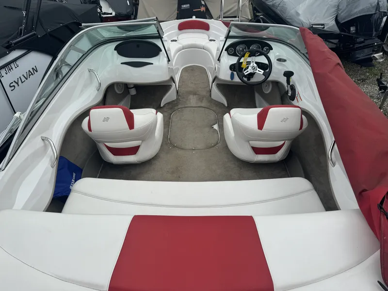 Slide: The Image of Four Winns 190 HORIZON 2011 - 16