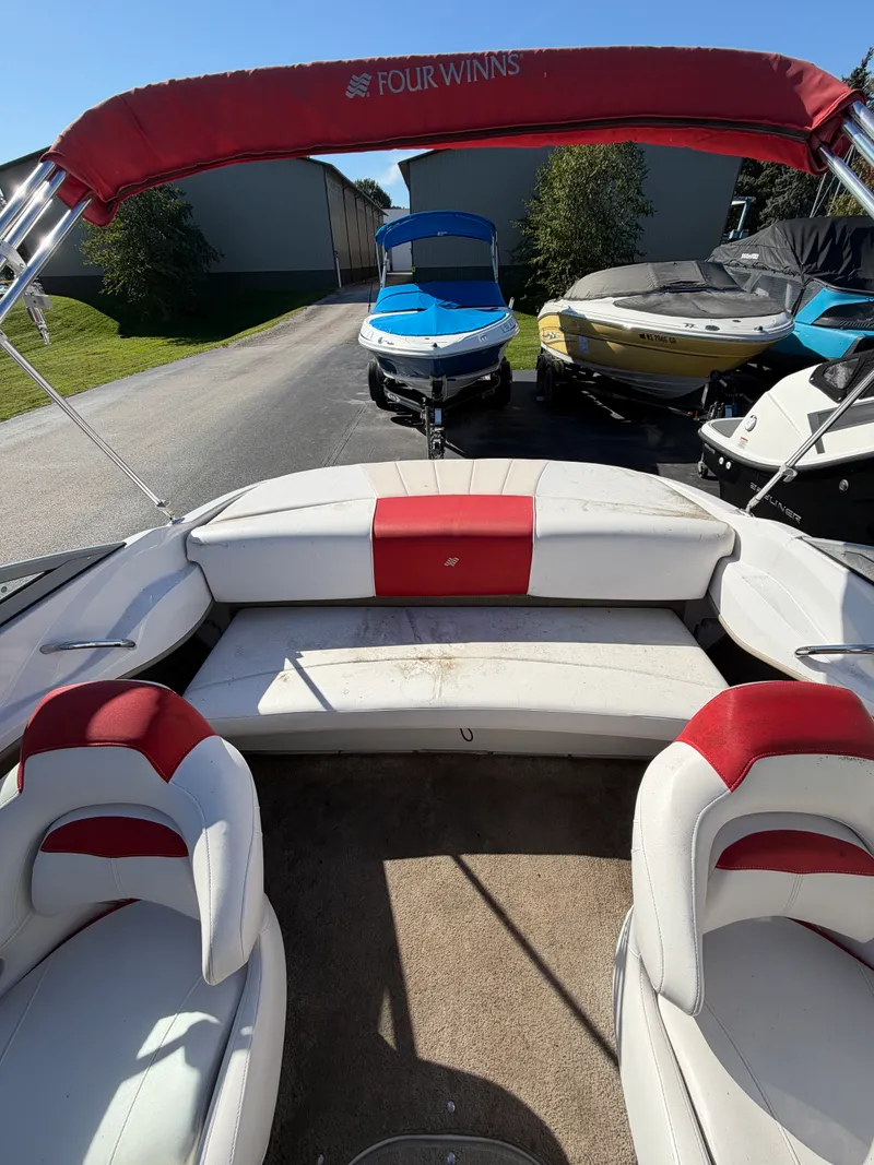 Slide: The Image of Four Winns 190 HORIZON 2011 - 6