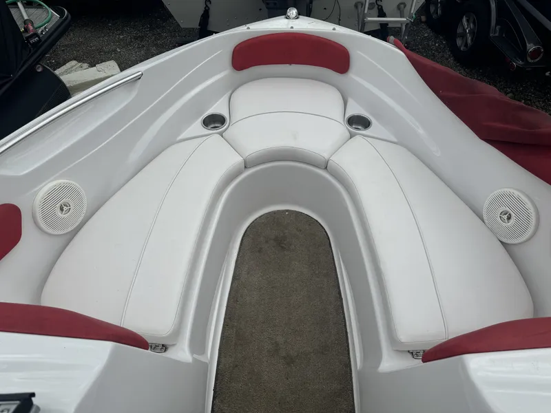 Slide: The Image of Four Winns 190 HORIZON 2011 - 4