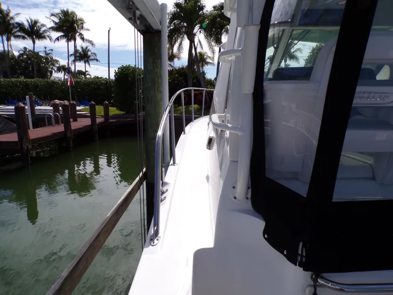 Slide: The Image of Boston Whaler 345 CONQUEST 2014 - 10