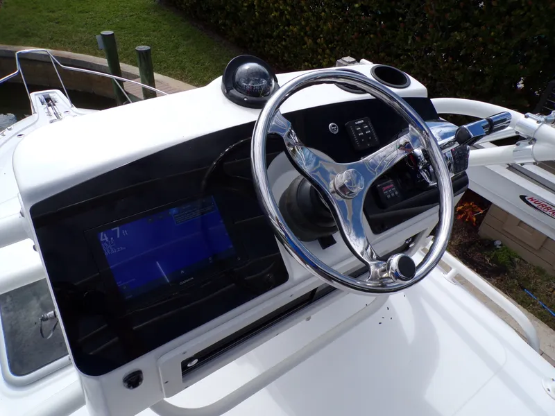 Slide: The Image of Boston Whaler 345 CONQUEST 2014 - 16