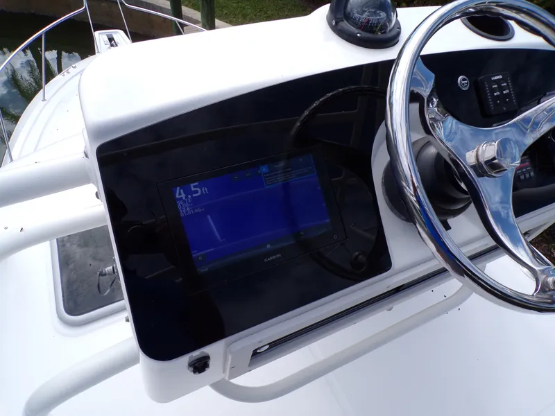 Slide: The Image of Boston Whaler 345 CONQUEST 2014 - 17