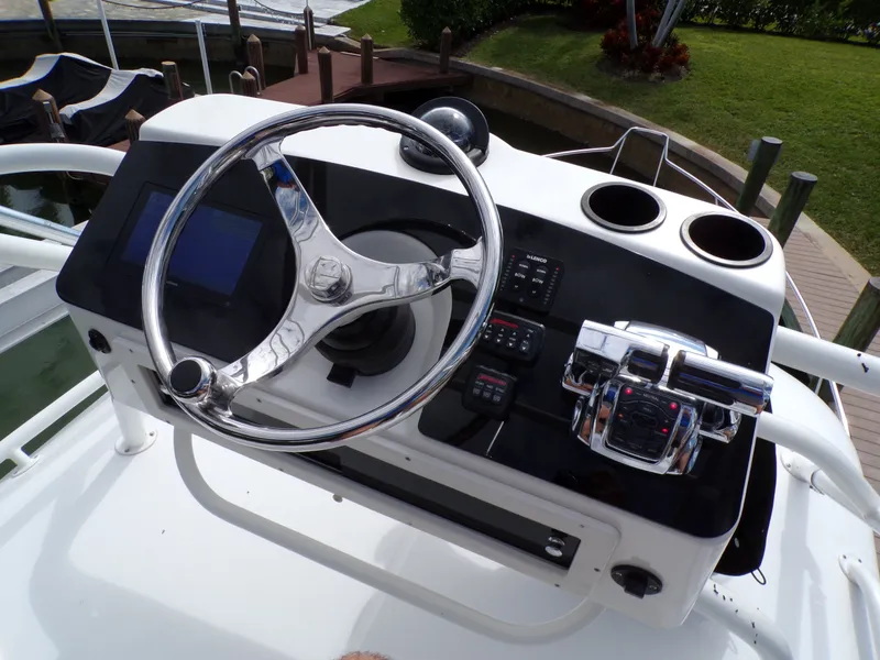 Slide: The Image of Boston Whaler 345 CONQUEST 2014 - 18