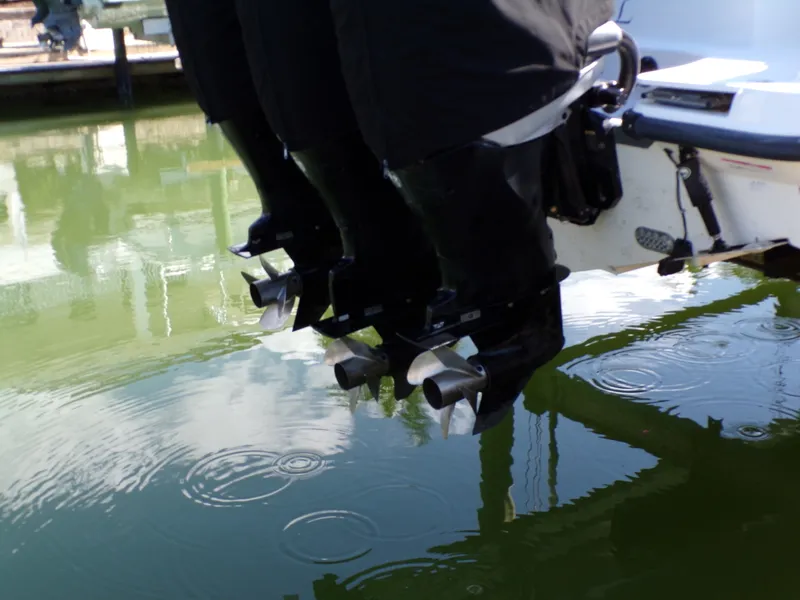 Slide: The Image of Boston Whaler 345 CONQUEST 2014 - 25