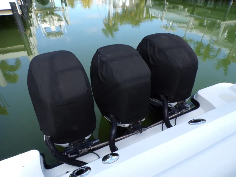 Slide: The Image of Boston Whaler 345 CONQUEST 2014 - 30