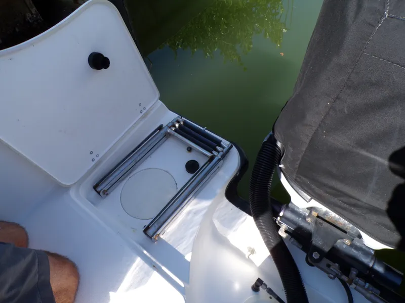 Slide: The Image of Boston Whaler 345 CONQUEST 2014 - 32