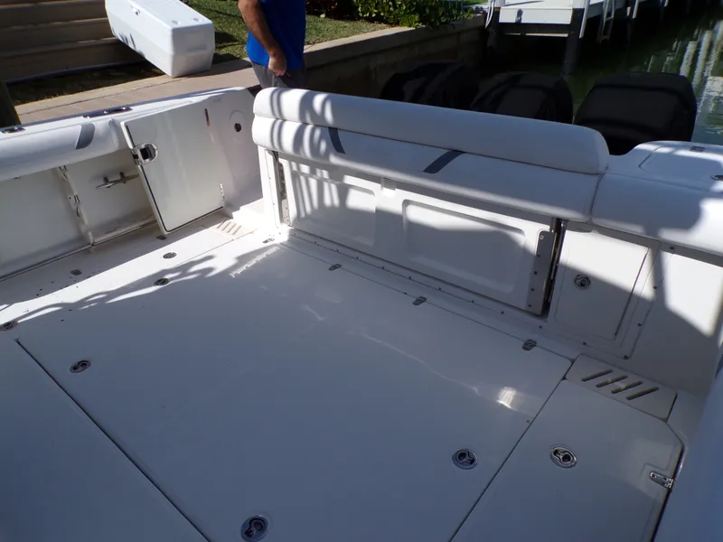 Slide: The Image of Boston Whaler 345 CONQUEST 2014 - 33