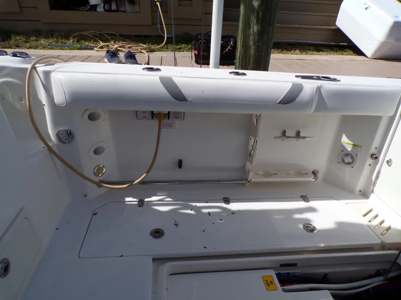 Slide: The Image of Boston Whaler 345 CONQUEST 2014 - 42
