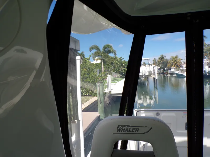 Slide: The Image of Boston Whaler 345 CONQUEST 2014 - 46