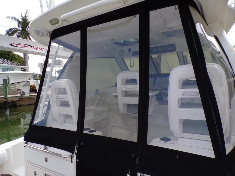 Slide: The Image of Boston Whaler 345 CONQUEST 2014 - 50