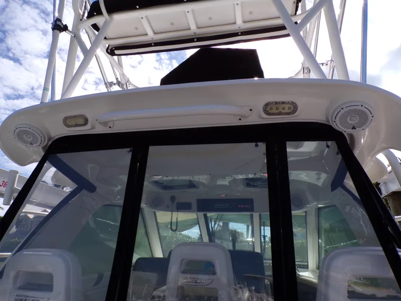 Slide: The Image of Boston Whaler 345 CONQUEST 2014 - 51