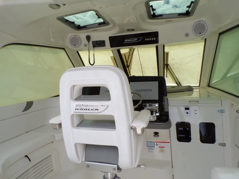 Slide: The Image of Boston Whaler 345 CONQUEST 2014 - 56