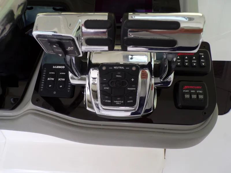 Slide: The Image of Boston Whaler 345 CONQUEST 2014 - 65