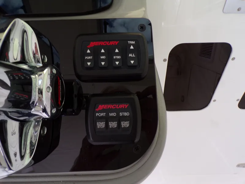 Slide: The Image of Boston Whaler 345 CONQUEST 2014 - 67