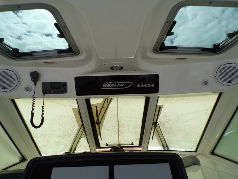 Slide: The Image of Boston Whaler 345 CONQUEST 2014 - 74