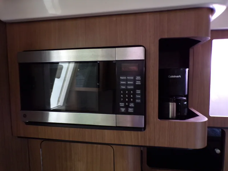 Slide: The Image of Boston Whaler 345 CONQUEST 2014 - 87