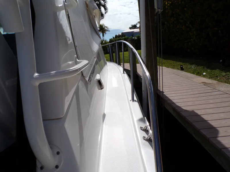 Slide: The Image of Boston Whaler 345 CONQUEST 2014 - 9