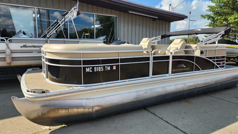 The Image of Bennington 2250 GSR 2013 - 0