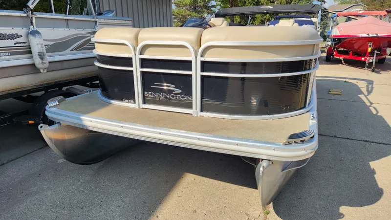 Slide: The Image of Bennington 2250 GSR 2013 - 1