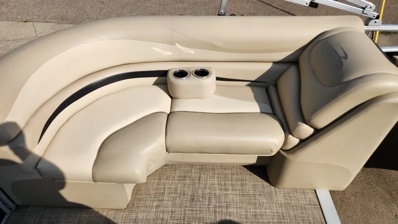 Slide: The Image of Bennington 2250 GSR 2013 - 23