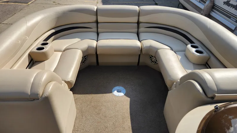 Slide: The Image of Bennington 2250 GSR 2013 - 29