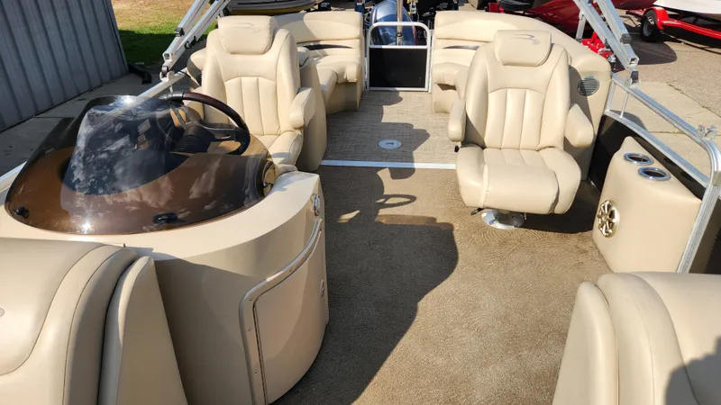 Slide: The Image of Bennington 2250 GSR 2013 - 33