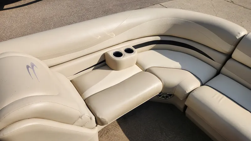 Slide: The Image of Bennington 2250 GSR 2013 - 38