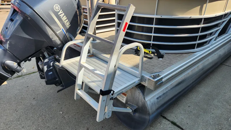 Slide: The Image of Bennington 2250 GSR 2013 - 6