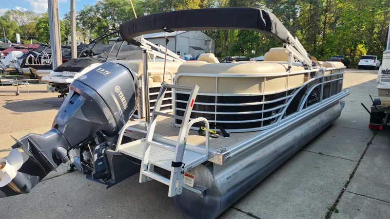 Slide: The Image of Bennington 2250 GSR 2013 - 7