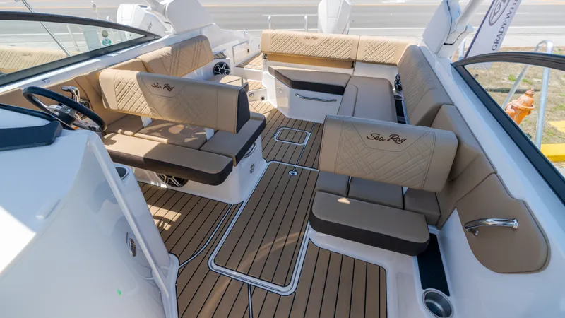 Slide: The Image of Sea Ray SDX 250 Outboard 2026 - 27