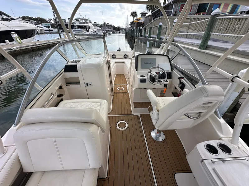 Slide: The Image of Grady-White 235 FREEDOM 2020 - 11