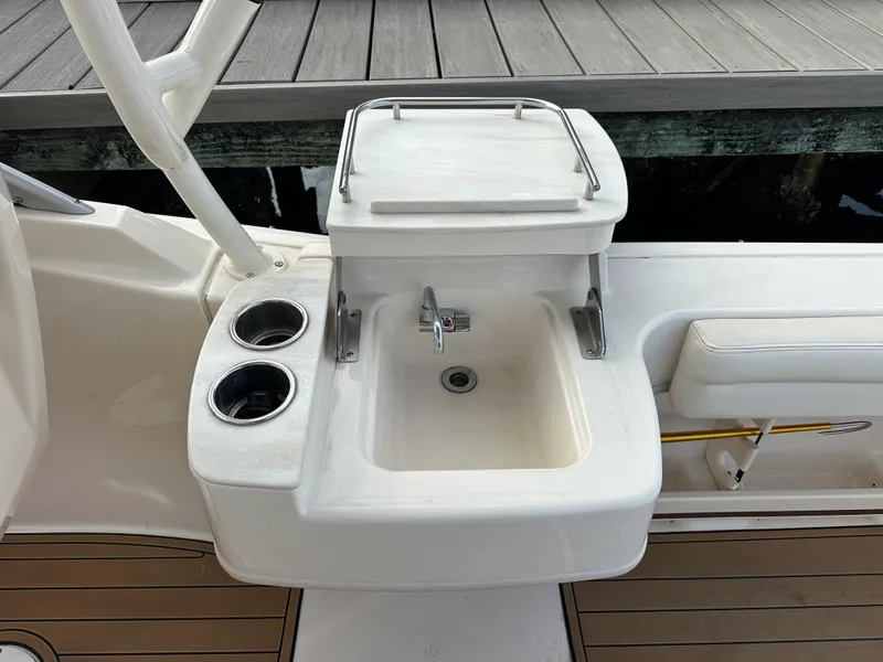 Slide: The Image of Grady-White 235 FREEDOM 2020 - 15