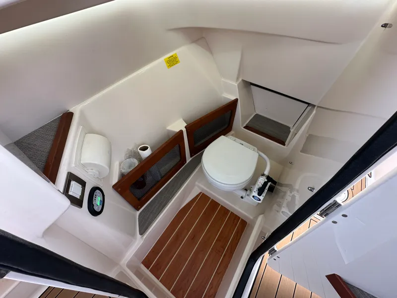 Slide: The Image of Grady-White 235 FREEDOM 2020 - 17