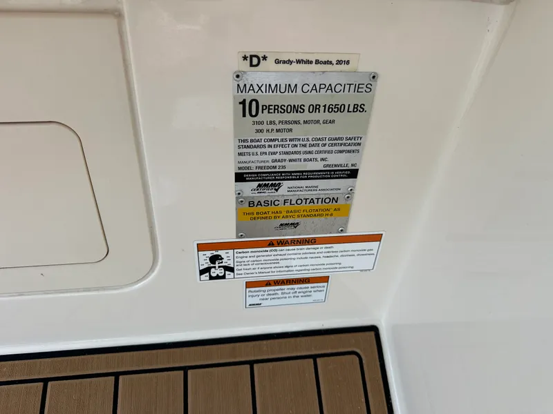 Slide: The Image of Grady-White 235 FREEDOM 2020 - 30