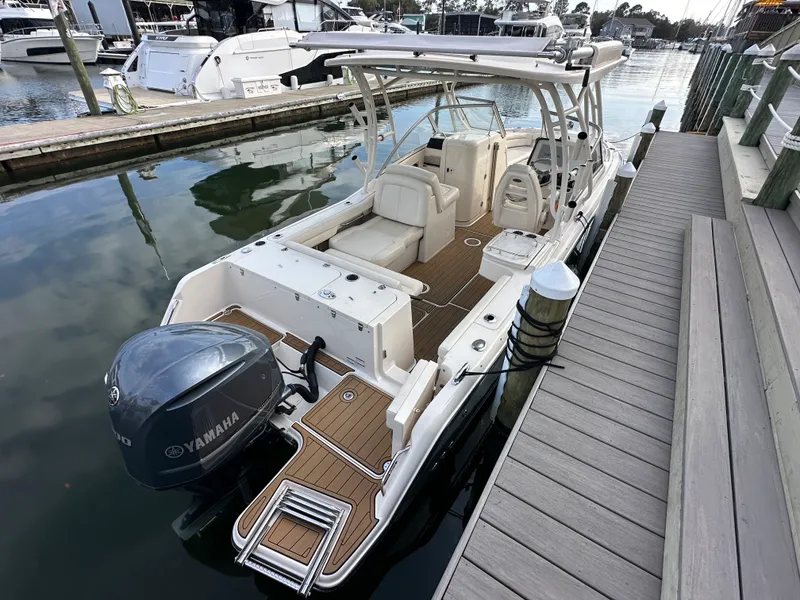 Slide: The Image of Grady-White 235 FREEDOM 2020 - 4