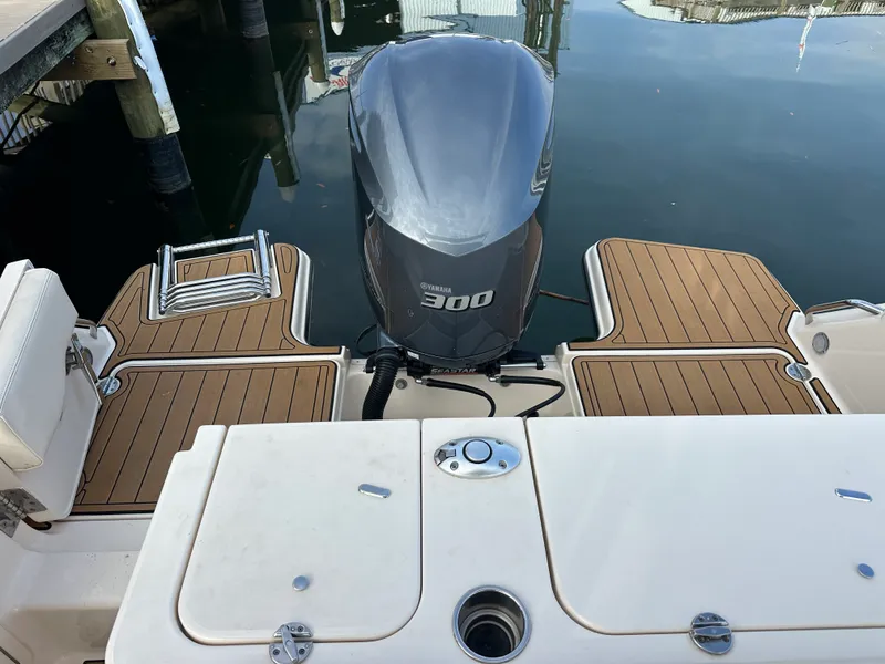 Slide: The Image of Grady-White 235 FREEDOM 2020 - 5