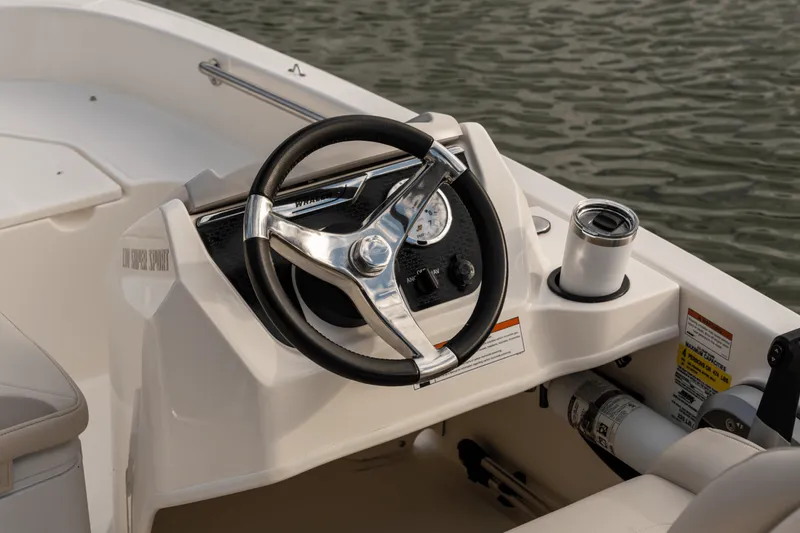 Slide: The Image of Boston Whaler 130 Super Sport 2026 - 39