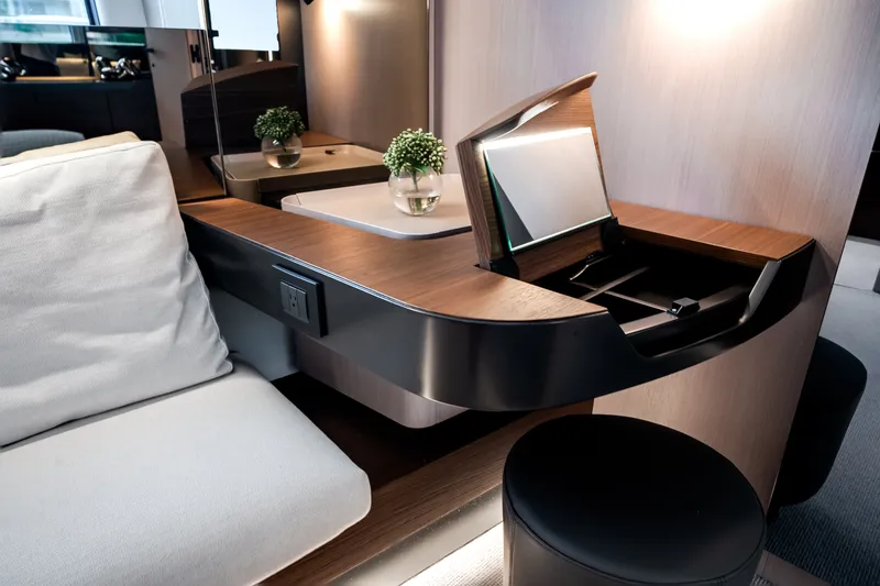 Slide: The Image of Azimut S8 2026 - 32
