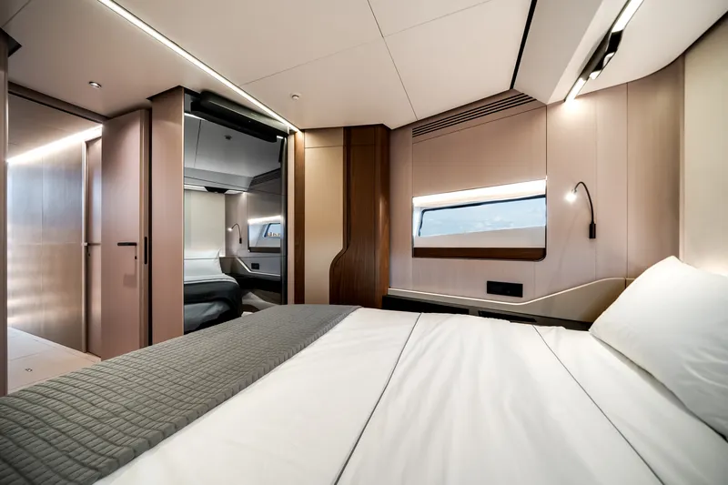 Slide: The Image of Azimut S8 2026 - 14